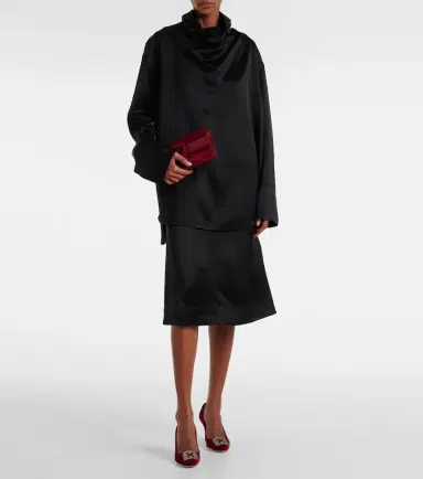 Manolo Blahnik Hangisi 70 embellished velvet pumps | Thumbnail 5