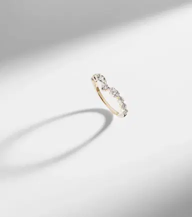 STONE AND STRAND Muse Tiara 10kt gold ring with diamonds | Thumbnail 5 STONE AND STRAND Muse Tiara 10kt gold ring with diamonds | Thumbnail 5