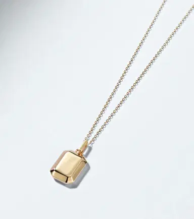 Mateo Initial 14kt yellow gold pendant necklace | Thumbnail 3