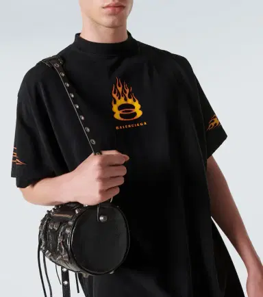 Balenciaga Oversized logo cotton jersey T-shirt | Thumbnail 6 Balenciaga Oversized logo cotton jersey T-shirt | Thumbnail 6