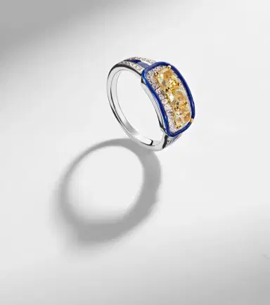 Kamyen Trio Cushion 18kt white gold pinky ring with diamonds | Thumbnail 3