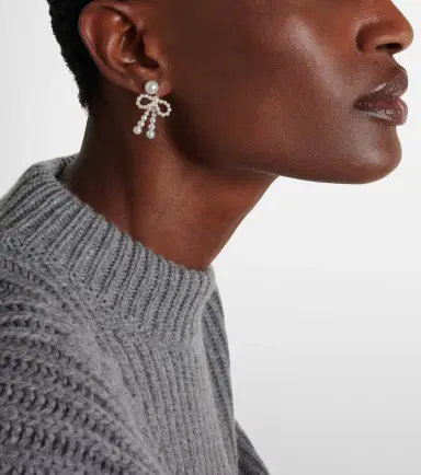 Sophie Bille Brahe Bow 14kt gold drop earrings with freshwater pearls | Thumbnail 5