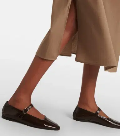 Le Monde Béryl Le Monde Béryl Patent leather Mary Jane pumps | Thumbnail 6