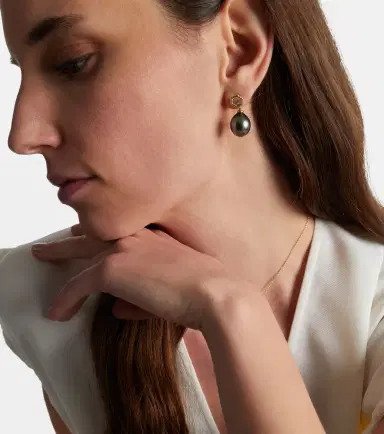 Octavia Elizabeth 18kt yellow gold earrings with diamonds and pearls | Thumbnail 3