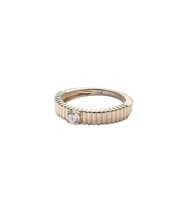 Cher 14kt gold ring with diamonds