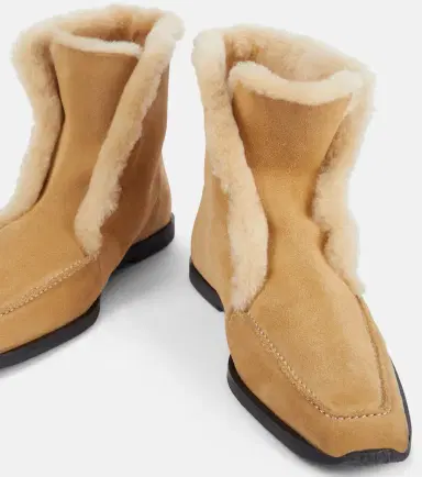 Toteme Shearling-lined suede ankle boots | Thumbnail 4