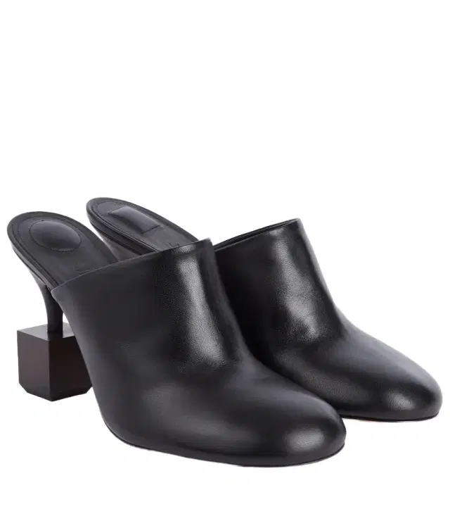 Jacquemus Bisou 90 leather mules