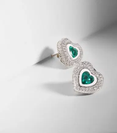 Kamyen Heart 18kt white gold and enamel earrings with diamonds and emeralds | Thumbnail 5