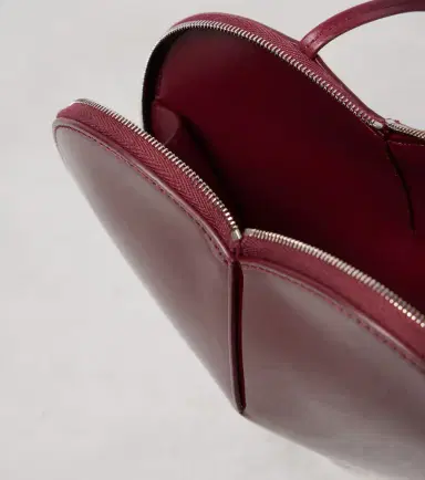 Alaïa Alaïa Le Caur patent leather crossbody bag | Thumbnail 2 Alaïa Alaïa Le Caur patent leather crossbody bag | Thumbnail 2