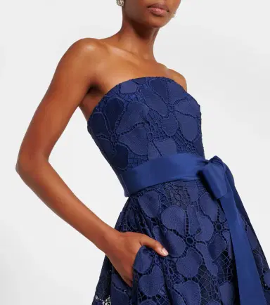 Elie Saab Lace bustier gown | Thumbnail 7