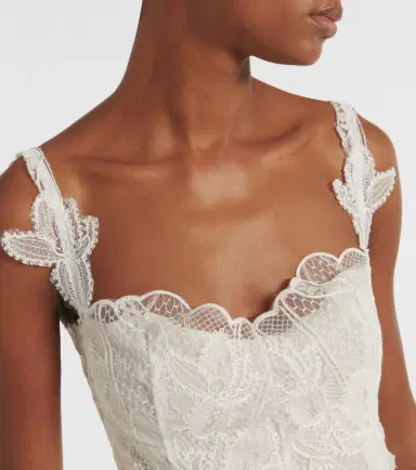Oscar de la Renta Lace gown | Thumbnail 5