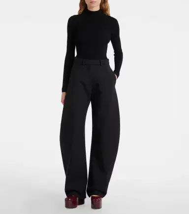 Alaïa Alaïa Criss Cross patent leather wedges | Thumbnail 5
