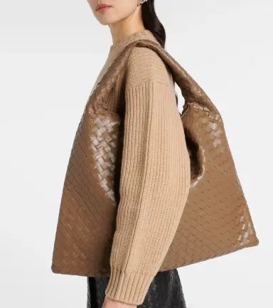 Bottega Veneta Hop Large Intrecciato leather shoulder bag | Thumbnail 6