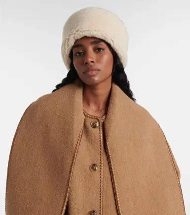 Toteme Shearling and leather hat | Thumbnail 4