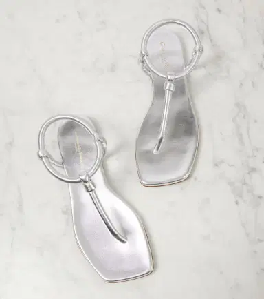 Gianvito Rossi Juno metallic leather thong sandals | Thumbnail 5