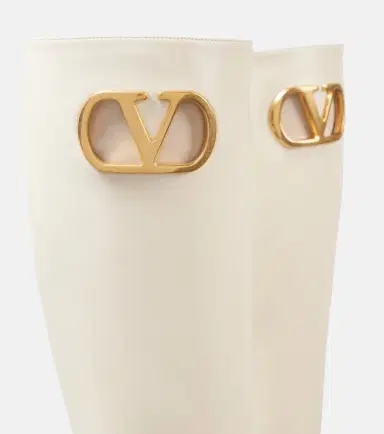 Valentino Garavani VLogo Signature leather boots | Thumbnail 2 Valentino Garavani VLogo Signature leather boots | Thumbnail 2