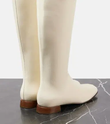 Valentino Garavani VLogo Signature leather boots | Thumbnail 4 Valentino Garavani VLogo Signature leather boots | Thumbnail 4