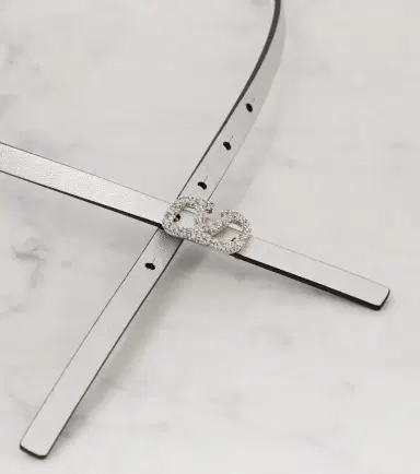 Valentino Garavani VLogo Signature reversible leather belt | Thumbnail 3