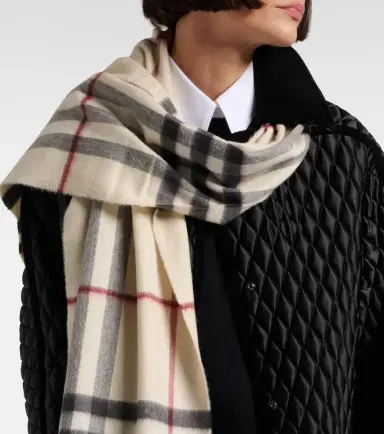 Burberry Giant Check cashmere scarf | Thumbnail 4