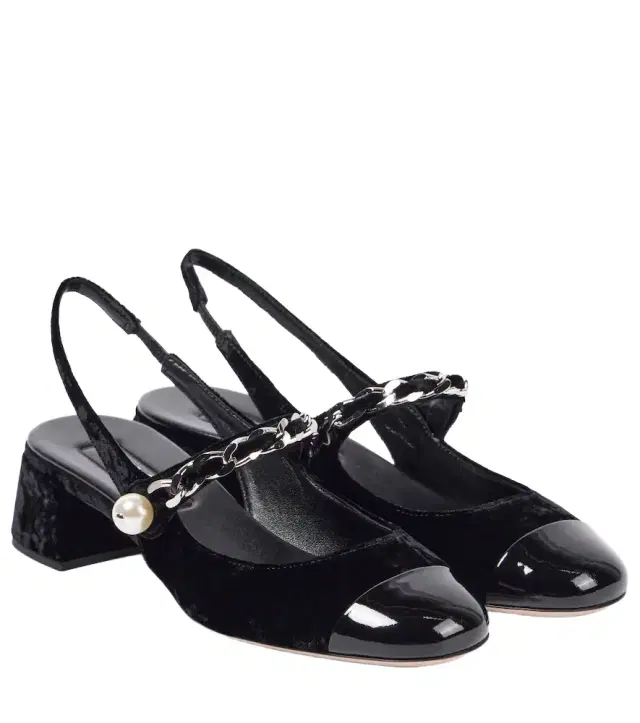 35 embellished velvet pumps