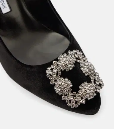 Manolo Blahnik Hangisi 70 embellished velvet pumps | Thumbnail 3