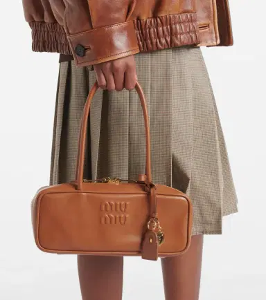 Miu Miu Beau logo embossed leather tote bag | Thumbnail 4