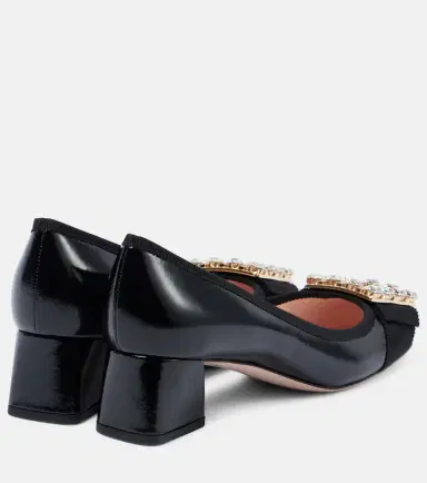 Roger Vivier Très Vivier embellished patent leather pumps | Thumbnail 4