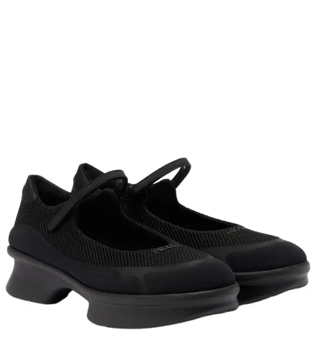 Mesh low-top sneakers