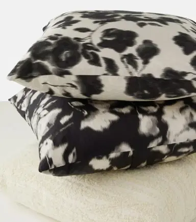The House of Lyria Biplex wool and cotton-blend cushion | Thumbnail 5