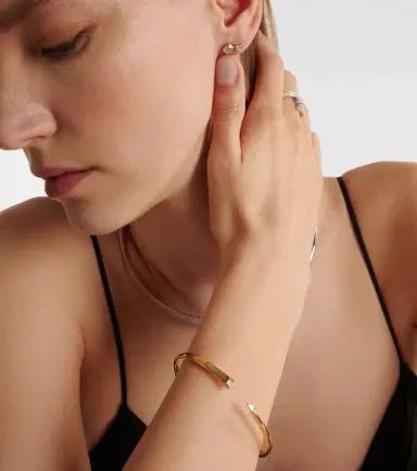 Bucherer Fine Jewellery Inner Fire 18kt gold bangle with diamonds | Thumbnail 4