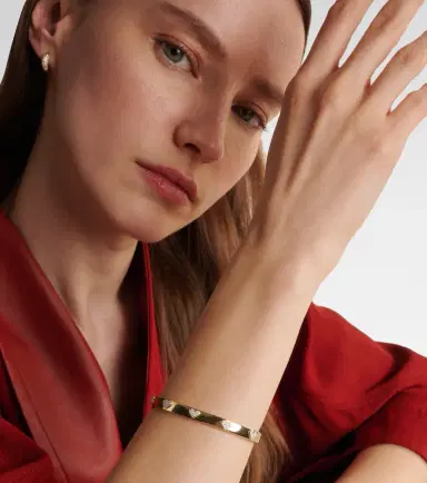 Sydney Evan Heart 14kt gold bangle with diamonds | Thumbnail 5