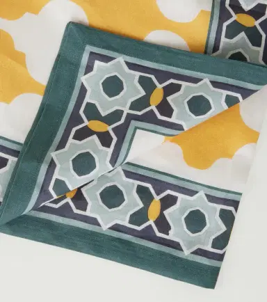 La DoubleJ Plaza Medium linen tablecloth | Thumbnail 4
