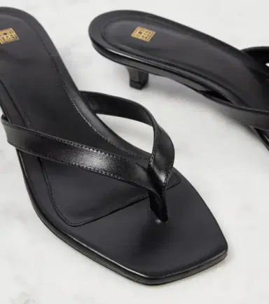 TOTEME Leather thong sandals | Thumbnail 2