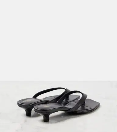 TOTEME Leather thong sandals | Thumbnail 3