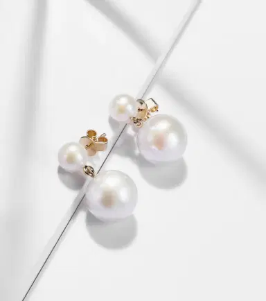 Sophie Bille Brahe Venus Moon 14kt gold earrings with freshwater pearls | Thumbnail 2