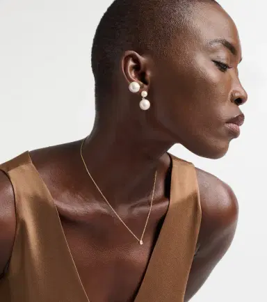 Sophie Bille Brahe Venus Moon 14kt gold earrings with freshwater pearls | Thumbnail 4