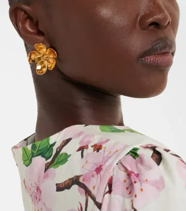 Oscar de la Renta Cherry Blossom Small earrings | Thumbnail 5