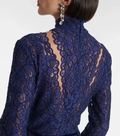 Costarellos Lace gown | Thumbnail 3