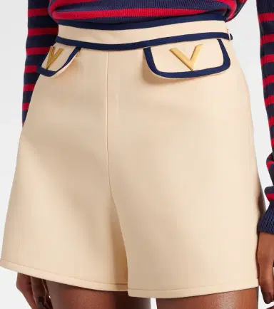 Valentino Crêpe Couture shorts | Thumbnail 3 Valentino Crêpe Couture shorts | Thumbnail 3