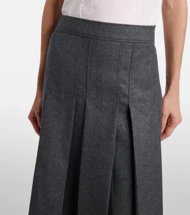Prada Pleated virgin wool flannel midi skirt | Thumbnail 3