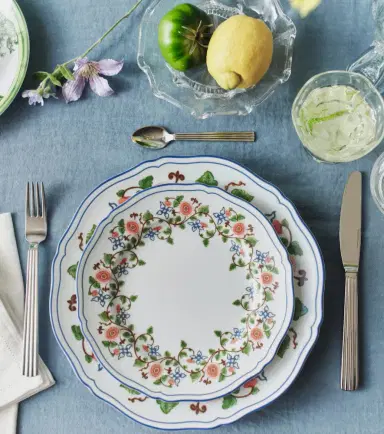 Cabana x Ginori 1735 Martina floral porcelain charger plate | Thumbnail 4
