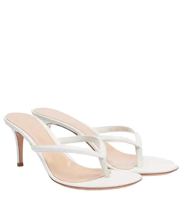 Gianvito Rossi Calypso 70 leather thong sandals