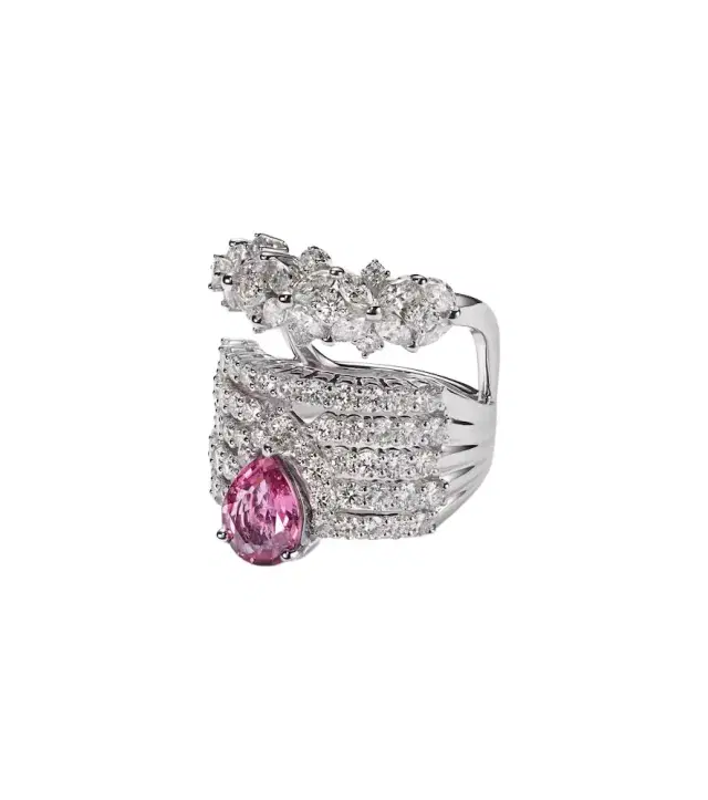 Reign Supreme 18kt white gold ring with diamonds and sapphire