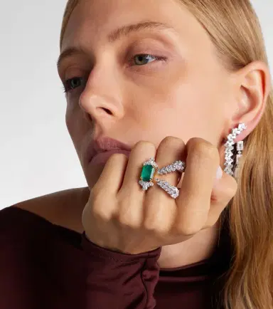 YEPREM Reign Supreme 18kt white gold ring with emerald and diamonds | Thumbnail 4 YEPREM Reign Supreme 18kt white gold ring with emerald and diamonds | Thumbnail 4