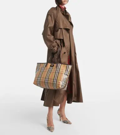 Burberry Highlands Medium jacquard tote bag | Thumbnail 5 Burberry Highlands Medium jacquard tote bag | Thumbnail 5