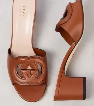 Gucci Interlocking G leather mules | Thumbnail 2