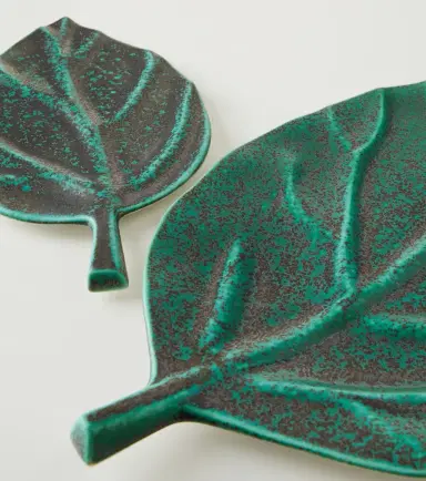 L'Objet Cenote Leaf Medium porcelain platter | Thumbnail 4