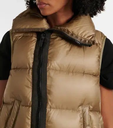 Sacai Asymmetric quilted down vest | Thumbnail 3