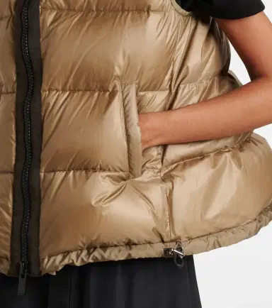 Sacai Asymmetric quilted down vest | Thumbnail 6