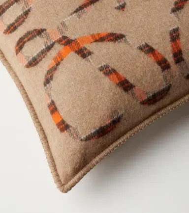 Loewe Anagram wool and cashmere cushion | Thumbnail 4